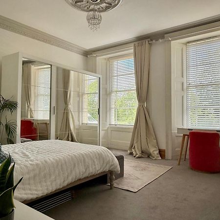 Entire Apartment By City Centre & Harbourside Bristol Bagian luar foto